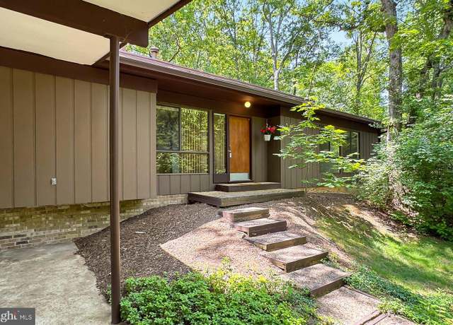 Property at 1314 Westhills Ln, Reston, VA 20190, 3 beds, 2 baths