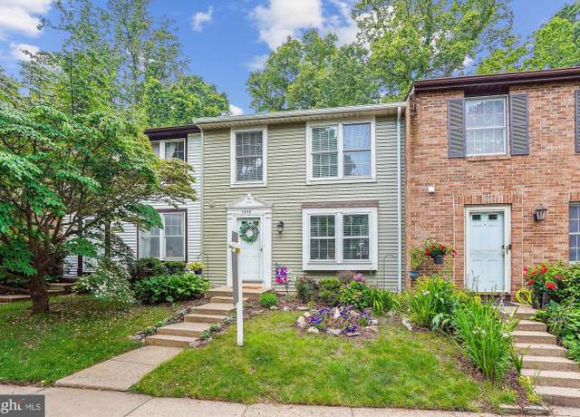 Property at 1646 Sierra Woods Dr, Reston, VA 20194, 3 beds, 3 baths