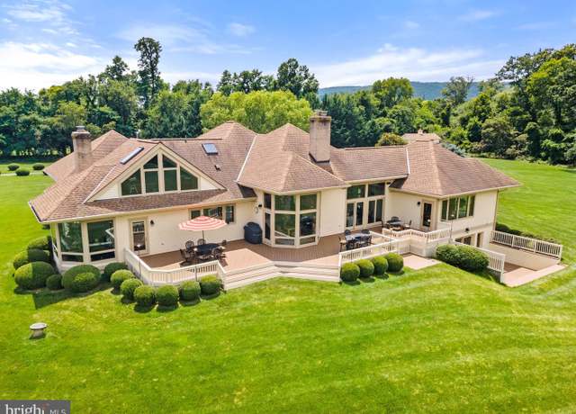Property at 18291 Calumet Ln, Bluemont, VA 20135, 4 beds, 4.5 baths