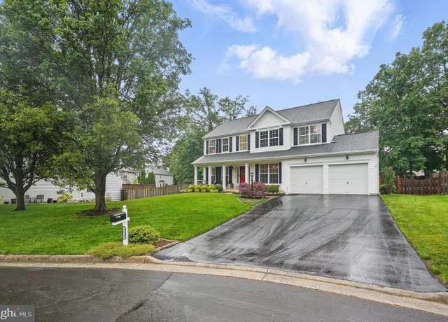 Property at 8408 Lippizan Pl, Gainesville, VA 20155, 4 beds, 3.5 baths