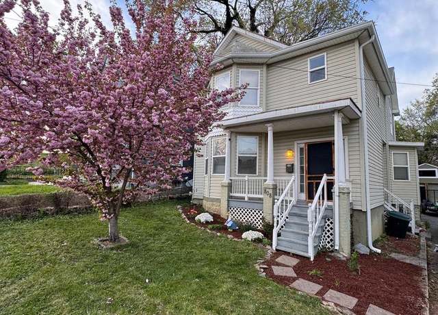 Property at 808 W King St, Martinsburg, WV 25401, 4 beds, 3 baths
