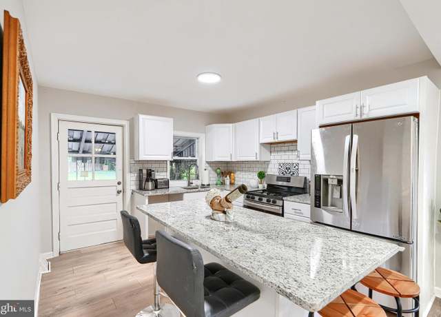 Property at 8505 Oakleigh Rd, Baltimore, MD 21234, 3 beds, 2 baths