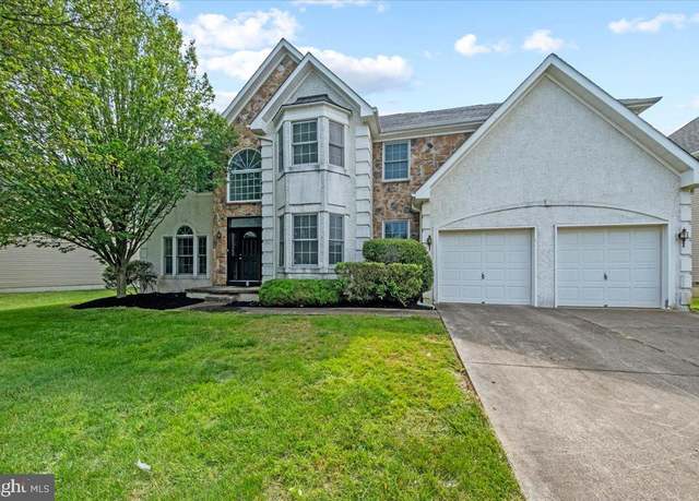 Property at 8 Sawgrass Dr, Mount Holly, NJ 08060, 4 beds, 2.5 baths