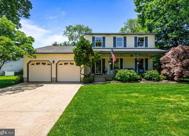 Property at 10 Devonshire Dr, Voorhees, NJ 08043, 3 beds, 2.5 baths