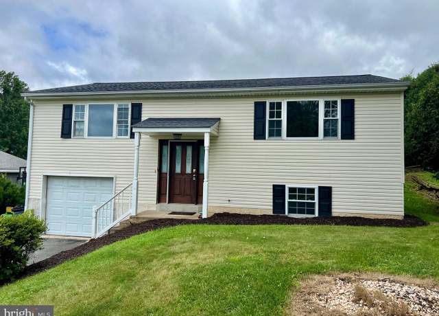 Property at 17 Elaine Dr, Boyertown, PA 19512, 3 beds, 2 baths