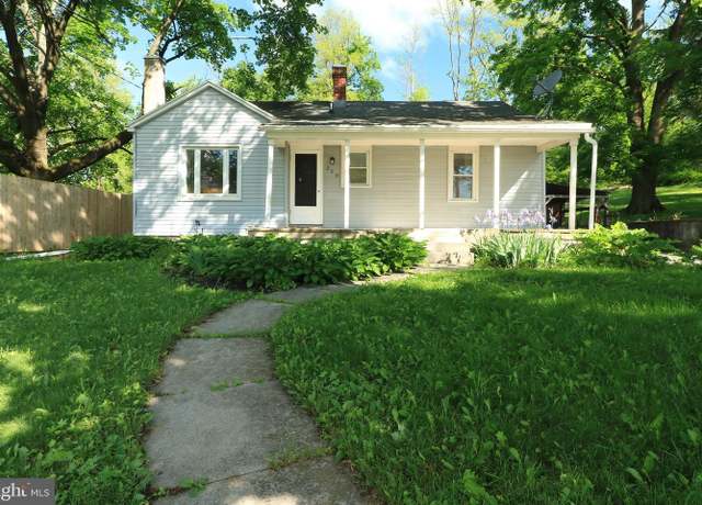 Property at 250 E Main St, Millheim, PA 16854, 2 beds, 1 bath