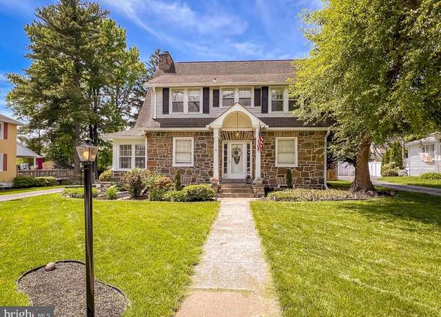 Property at 6 Washington Ave, Norristown, PA 19403, 3 beds, 1.5 baths