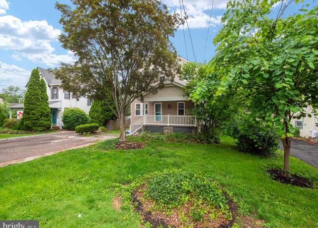 Property at 408 Summit Ave, Fort Washington, PA 19034, 4 beds, 3 baths