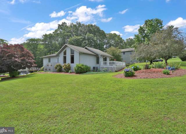Property at 144 Creek Dr, Auburn, PA 17922, 3 beds, 2.5 baths