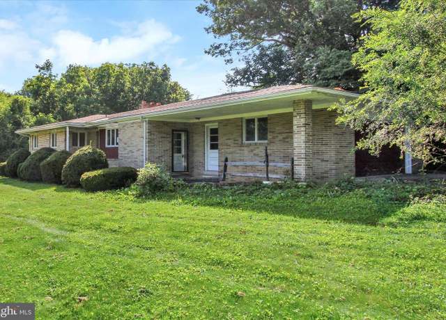 Property at 6122 York Rd, Spring Grove, PA 17362, 3 beds, 1 bath