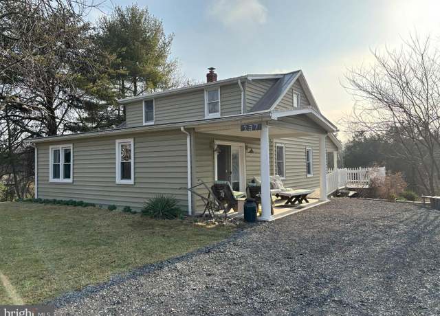 Property at 137 Waterloo Ct, Winchester, VA 22602, 4 beds, 2 baths