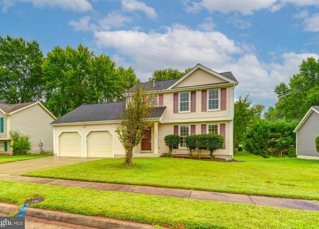 Property at 16305 Bromall Ct, Chantilly, VA 20151, 3 beds, 2.5 baths