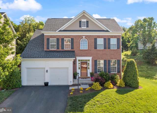 Property at 14401 Broadwinged Dr, Gainesville, VA 20155, 4 beds, 3.5 baths