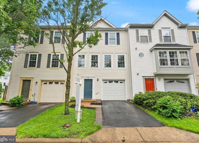 Property at 7003 Village Stream Pl, Gainesville, VA 20155, 3 beds, 3 baths