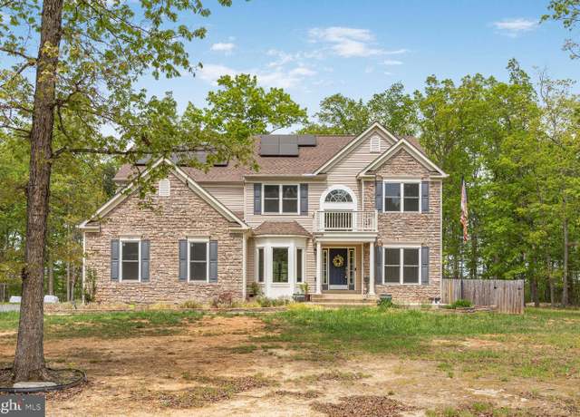 Property at 1010 Holly Corner Rd, Fredericksburg, VA 22406, 4 beds, 3.5 baths