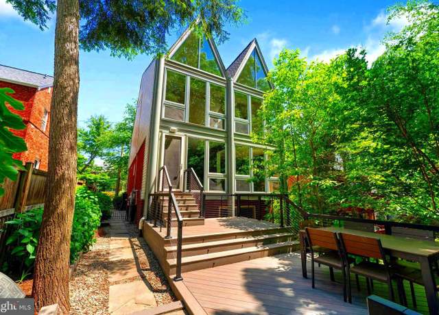 Property at 5320 29th St NW, Washington, DC 20015, 4 beds, 3.5 baths