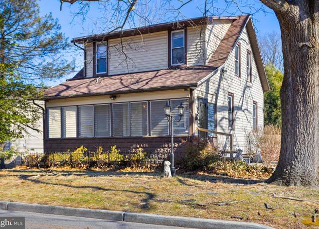 Property at 421 Cedar Ave, Lindenwold, NJ 08021, 4 beds, 1.5 baths