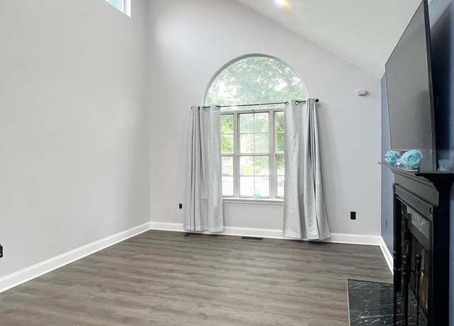 Property at 7 Powell Ct, Hightstown, NJ 08520, 2 beds, 2 baths
