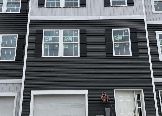 Property at 10 Baybreeze Dr, Waretown, NJ 08758, 3 beds, 2.5 baths