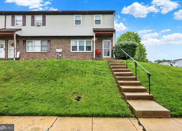 Property at 528 Pine St, Leesport, PA 19533, 3 beds, 1 bath