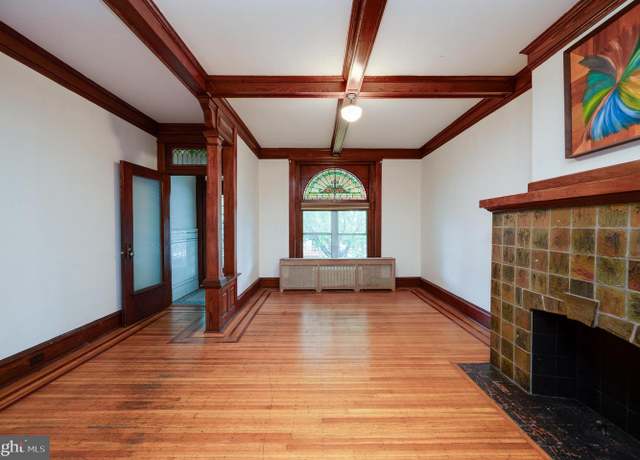 Property at 437 Windsor St, Reading, PA 19601, 6 beds, 2 baths