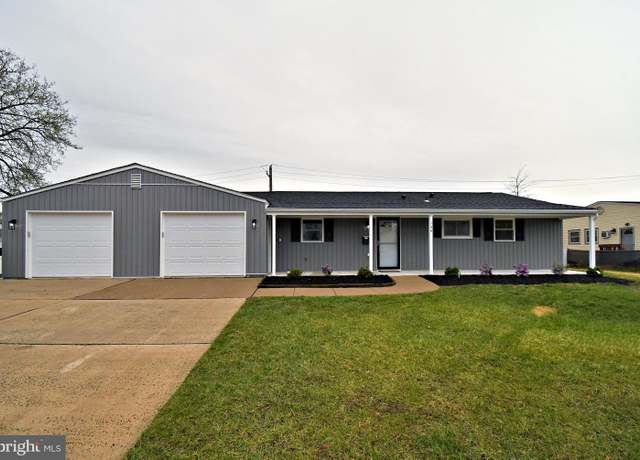 Property at 134 Indian Creek Dr, Levittown, PA 19057, 3 beds, 2 baths