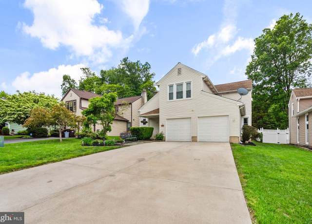 Property at 26 Pebble Dr, Horsham, PA 19044, 4 beds, 2.5 baths