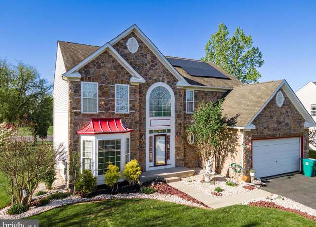 Property at 3221 Fox Hill Rd, Easton, PA 18045, 4 beds, 2.5 baths