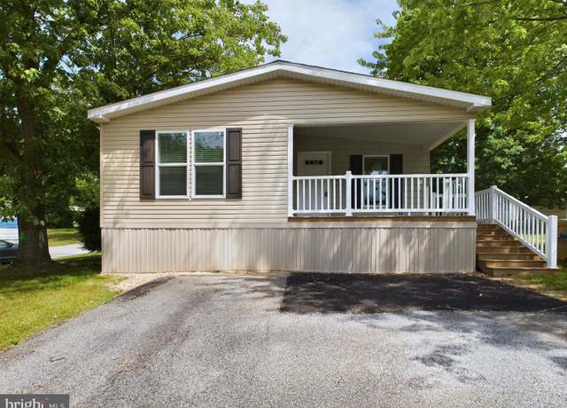 Property at 723 Lake Dr, Mount Wolf, PA 17347, 2 beds, 2 baths