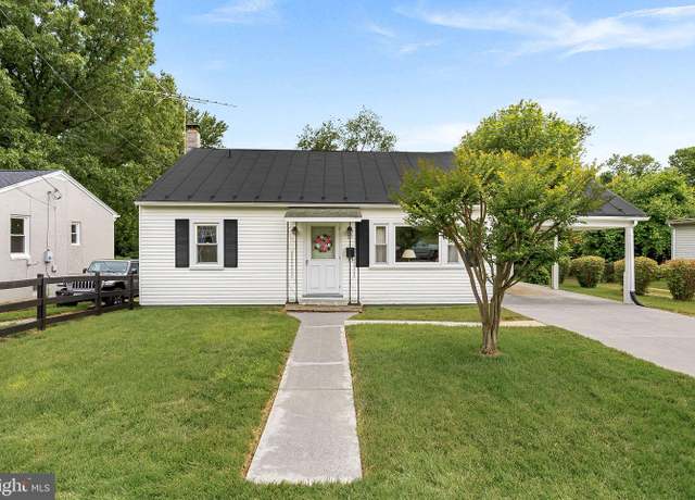 Property at 23 W Fairfax St, Berryville, VA 22611, 3 beds, 1 bath