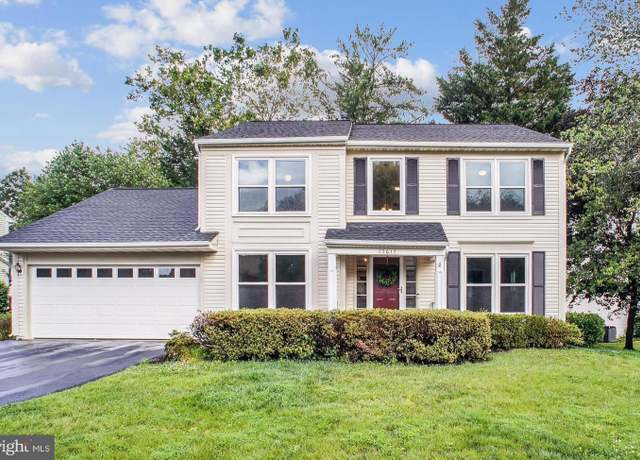 Property at 13617 Union Village Cir, Clifton, VA 20124, 4 beds, 3.5 baths