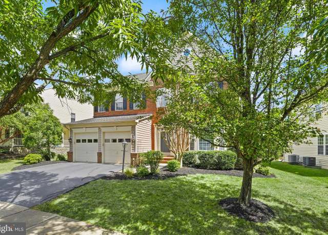 Property at 19296 Creek Field Cir, Leesburg, VA 20176, 4 beds, 4.5 baths