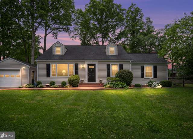 Property at 4 Huntington Dr, Fredericksburg, VA 22405, 4 beds, 2 baths