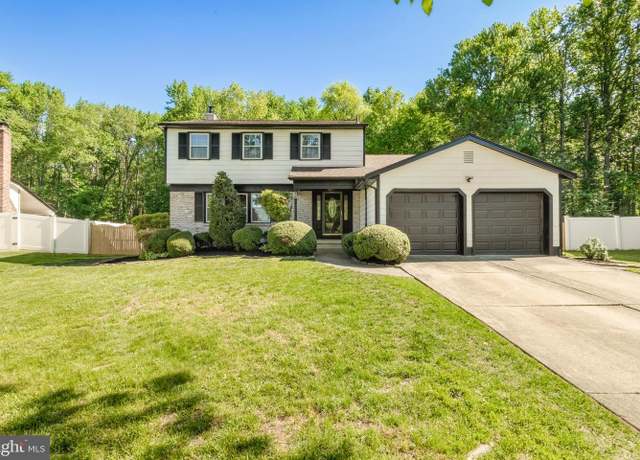 Property at 11 Charter Oak Rd, Clementon, NJ 08021, 4 beds, 2.5 baths
