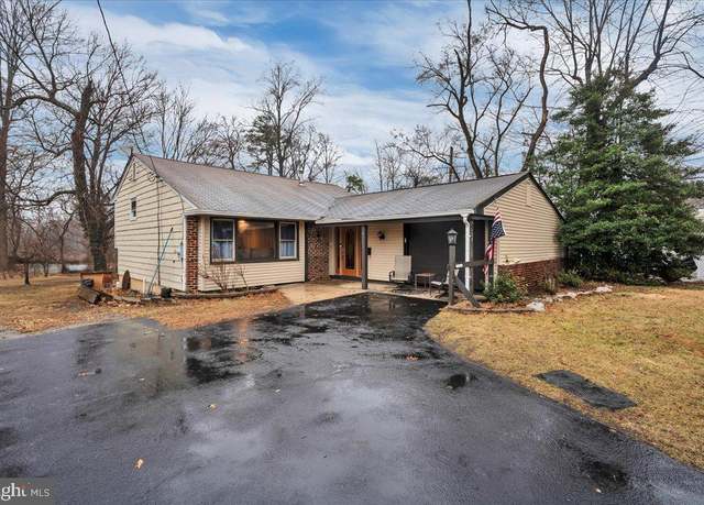 Property at 150 Whitman Dr, Turnersville, NJ 08012, 4 beds, 2.5 baths