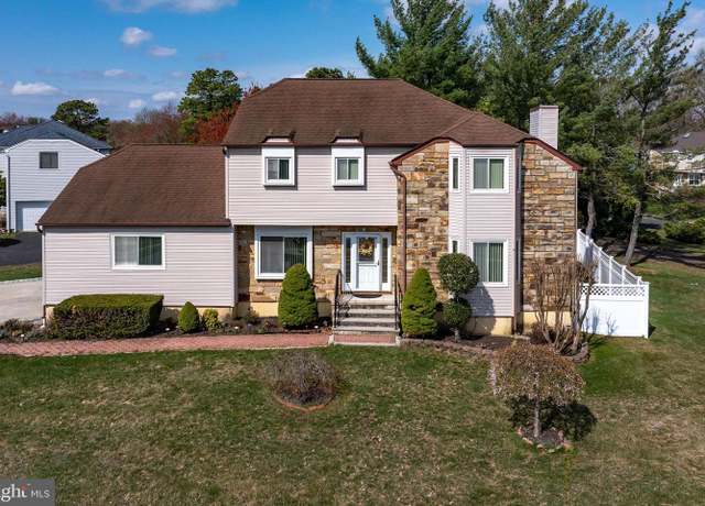Property at 7 Mariposa Pl, Old Bridge, NJ 08857, 4 beds, 2.5 baths