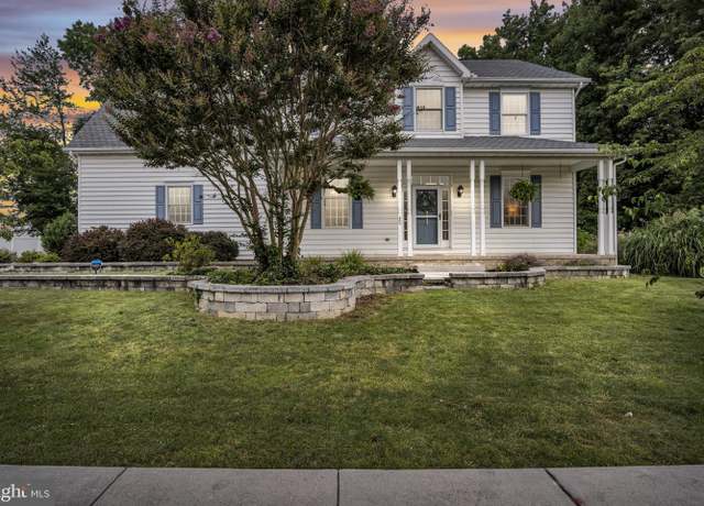 Property at 45 Clover Dr, Littlestown, PA 17340, 4 beds, 2.5 baths