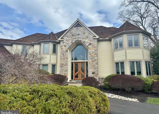 Property at 215 White Tail Ln, Media, PA 19063, 5 beds, 5.5 baths