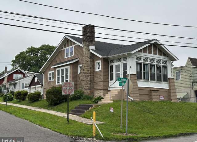 Property at 501 Kedron Ave, Folsom, PA 19033, 4 beds, 2 baths