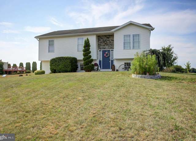 Property at 1282 Courtney Dr, Chambersburg, PA 17201, 3 beds, 1 bath