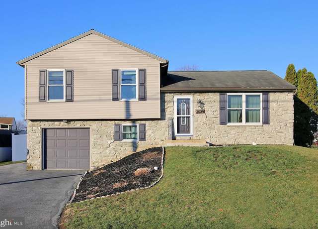Property at 2029 Water St, Lebanon, PA 17046, 3 beds, 1.5 baths