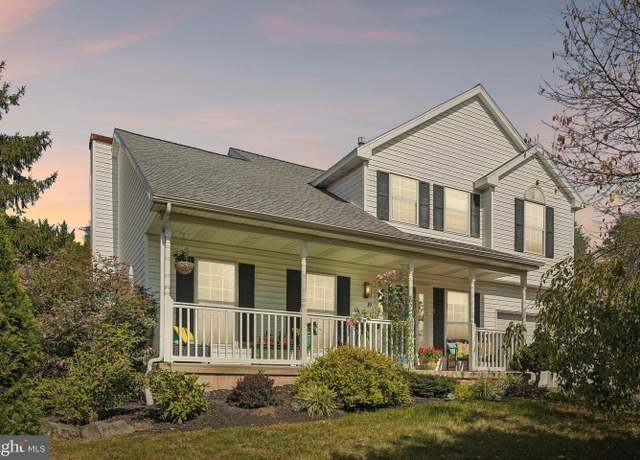 Property at 19 Pebble Beach Ln, Pottstown, PA 19464, 3 beds, 2.5 baths