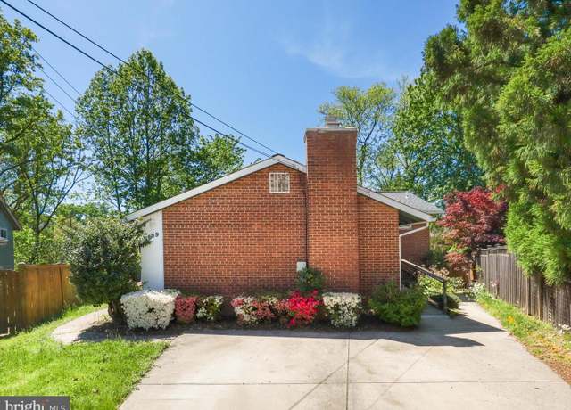 Property at 5609 8th Pl N, Arlington, VA 22205, 6 beds, 3 baths