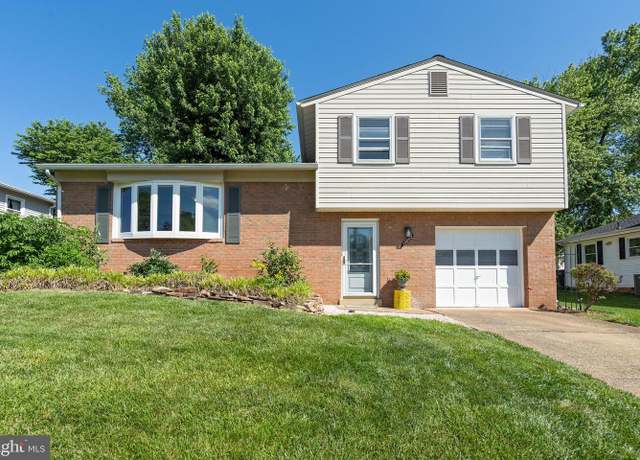 Property at 13502 Carmel Ln, Chantilly, VA 20151, 4 beds, 3 baths