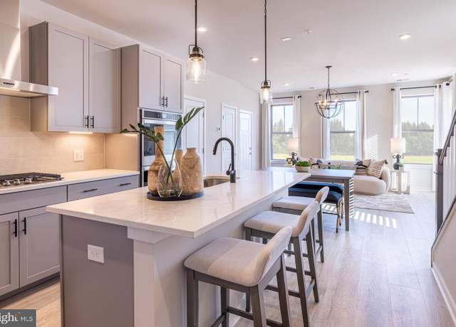 Property at 2 Sepia Sq Unit M, Ashburn, VA 20147, 3 beds, 2.5 baths