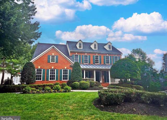 Property at 1719 Worthy Ct, Woodbridge, VA 22191, 5 beds, 3.5 baths