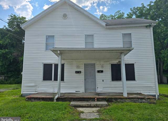 Property at 511 Pine St, Cambridge, MD 21613, 8 beds