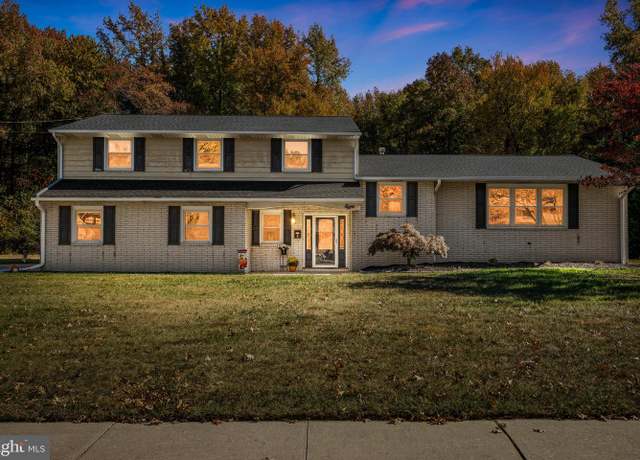 Property at 8 K Dr, Pennsville, NJ 08070, 5 beds, 2.5 baths