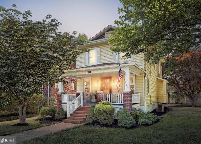 Property at 42 N Russell St, York, PA 17402, 3 beds, 1.5 baths