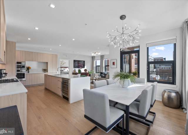 Property at 737 Swann Ave #212, Alexandria, VA 22301, 2 beds, 2.5 baths